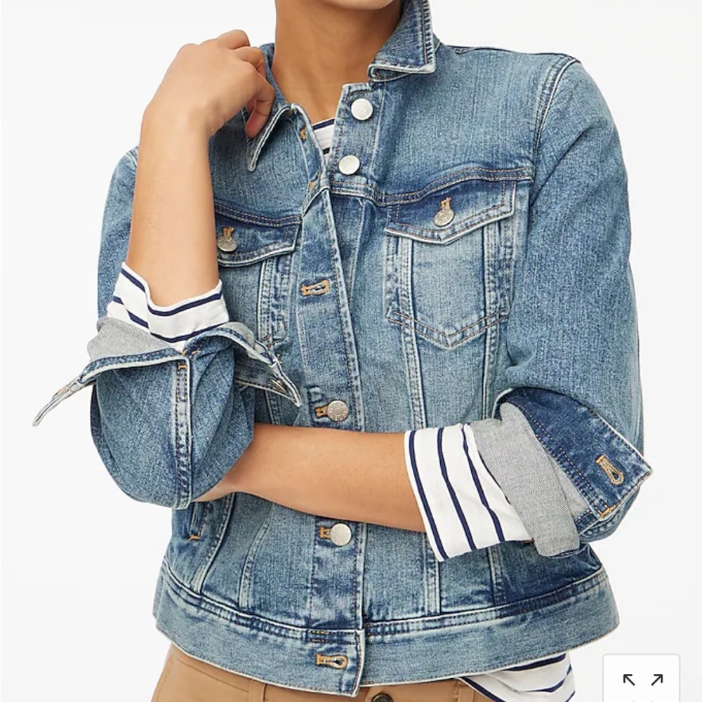 Zara Denim Classic Fitted Jean Jacket - size Small